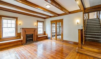 615 Kellogg Ave, Ames, IA 50010