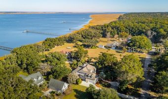 210 Old Plantation Dr, Beaufort, SC 29907