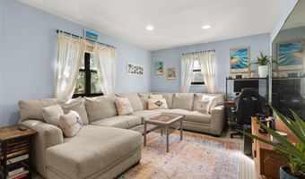 125 Park Ave C1, Amityville, NY 11701