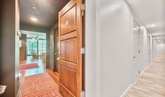 1615 N QUEEN St M303, Arlington, VA 22209