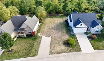 335 Copper Crk, Amherst, OH 44001