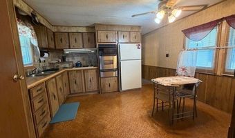 6 New St, Beacon Falls, CT 06403