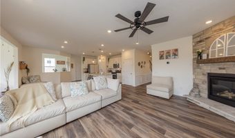 766 River Run Rd, Aurora, OH 44202