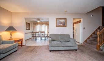 2211 Penny Ln, Austintown, OH 44515