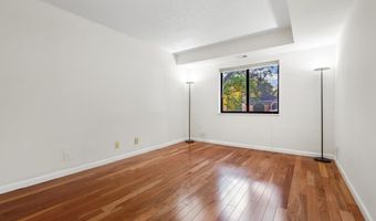 5904 MOUNT EAGLE Dr 105, Alexandria, VA 22303