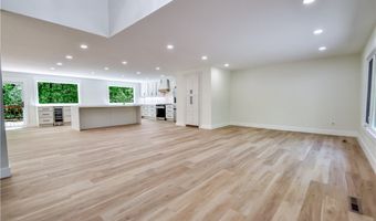 19121 Brewster Rd, Aurora, OH 44202