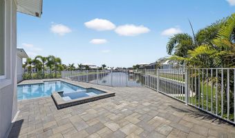 614 PINCKNEY Dr, Apollo Beach, FL 33572