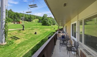 1836 FAIRWAY Dr 213, Basye, VA 22810