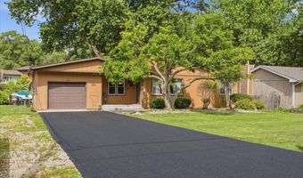 39576 N PETITE Pass, Antioch, IL 60002