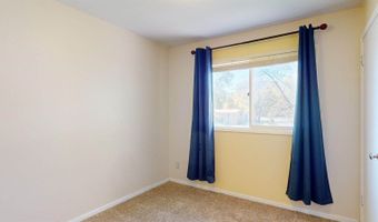 721 Meadow Pl, Ames, IA 50010