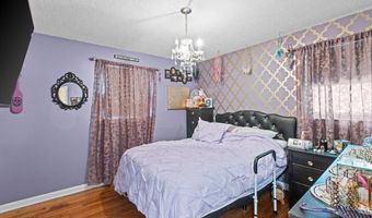 687 Hopping Rd, Belford, NJ 07718