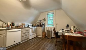 100 S BETHLEHEM Pike 3, Ambler, PA 19002