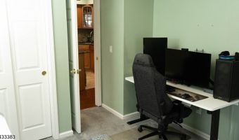 94 Stonyridge Dr 94, Bayonne, NJ 07035