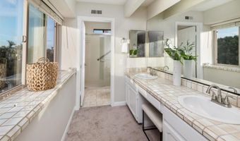 7033 Ivy St, Carlsbad, CA 92011