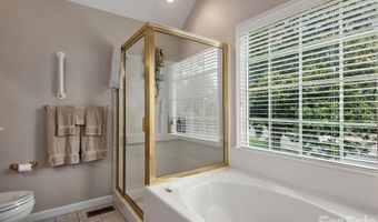 15 Winding Oak Dr, Arden, NC 28704
