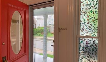 68 Evarts St, Newport, RI 02840