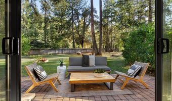 1050 White Cottage Rd N, Angwin, CA 94508