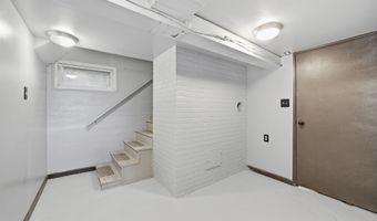 2030 N QUINN St, Arlington, VA 22209