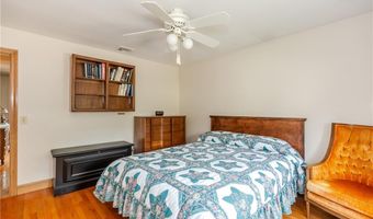 3 Ostend St, Johnston, RI 02919