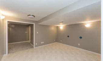 1101 Courtwood Cir, Ballwin, MO 63011