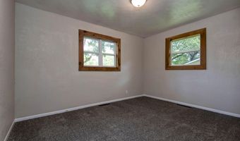 308 S Rinker Ave, Aurora, MO 65605