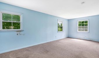 425 Bush Dr, Ballwin, MO 63021