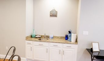183 Mcdonnell Ave 304, Biloxi, MS 39531