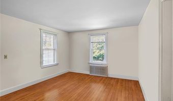 58 Essex Rd, North Kingstown, RI 02852
