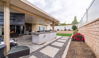 411 Calabrese St, Fallbrook, CA 92028