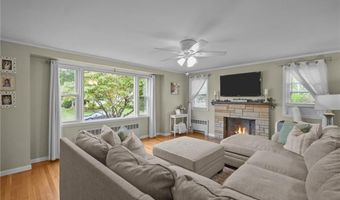 16 Red Cedar Dr, Cranston, RI 02920