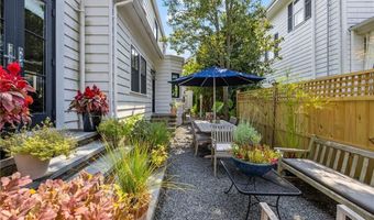 41 Hunter Ave, Newport, RI 02840