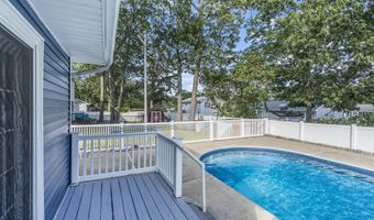 745 Halliard Ave, Beachwood, NJ 08722