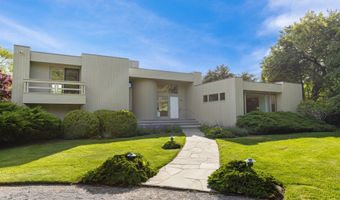 24 Sarahs Path, Amagansett, NY 11930