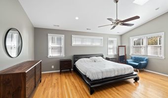 1604 N EDGEWOOD St, Arlington, VA 22201