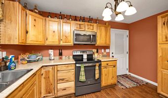 2006 Farmaway Dr, Bardstown, KY 40004