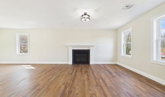 2 Bc Ln, Berkley, MA 02779