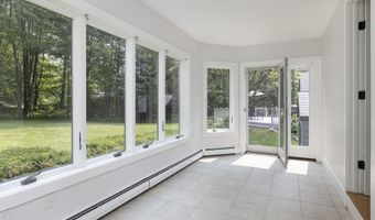 91 Blackstrap Rd, Falmouth, ME 04105