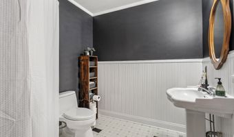 605 N COLLEGE Ave, Aledo, IL 61231