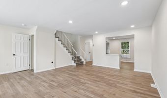 7403 HOUNDSBURY Ct, Alexandria, VA 22315
