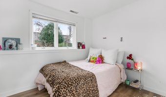 33 Fox Point Ct NE, Ada, MI 49301