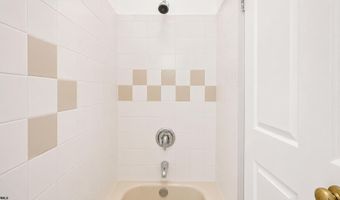 420 N Massachusetts Ave, Atlantic City, NJ 08401