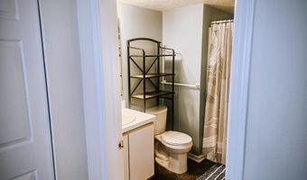 1573 Oakfield Dr, Ann Arbor, MI 48108