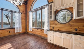 584 Apple Dr, Akron, OH 44319