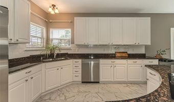 733 Castle Ridge Dr, Ballwin, MO 63021