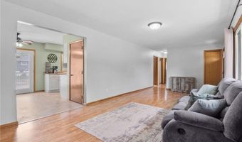 908 38th Ave, Anoka, MN 55303