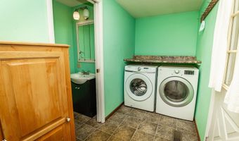 105 S Dubuque St, Albion, IA 50005