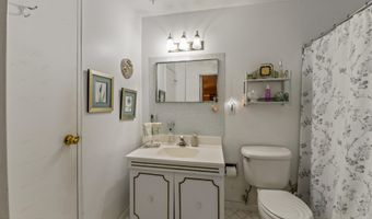 26 Warren Dr, Aberdeen, NJ 07747