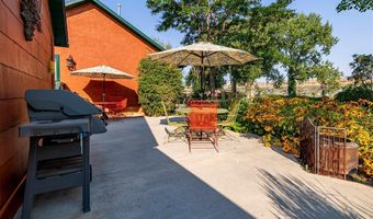 89 W Rocky Rd, Cody, WY 82414