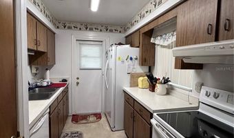 1871 RIVEREDGE Dr, Astor, FL 32102