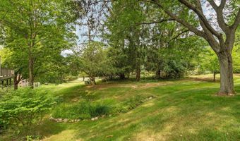 2250 Rivenoak Ct, Ann Arbor, MI 48103